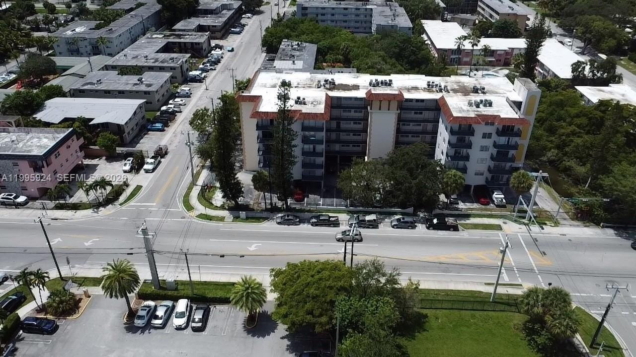 12590 Ne 16th Ave #608 - Photo 6 of 27