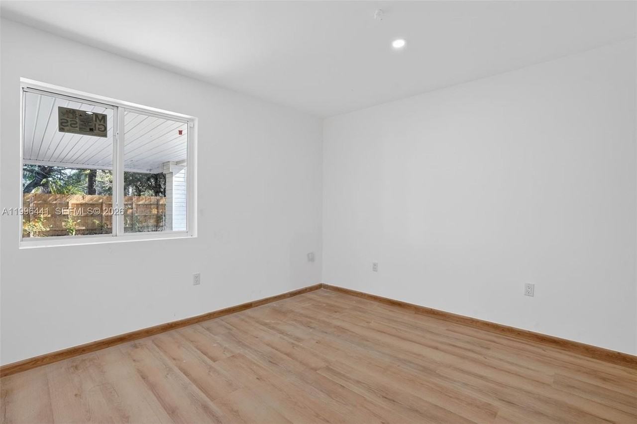 1515 N Redland Rd #1 - Photo 5 of 13