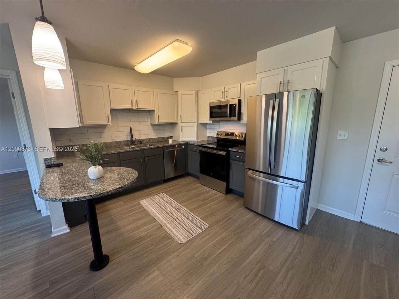 448 W Georgia St #2004 - Photo 7 of 16