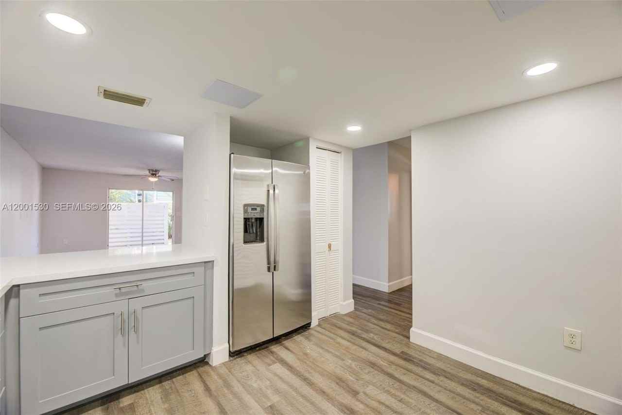 565 Nw 97th Ave #565 - Photo 7 of 32