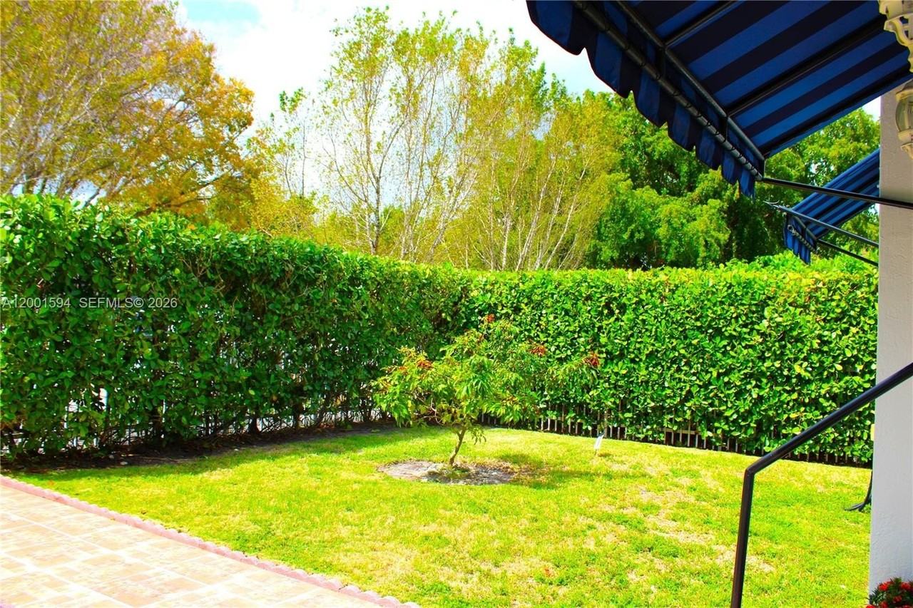 2253 Sw 10th St - Photo 7 of 50