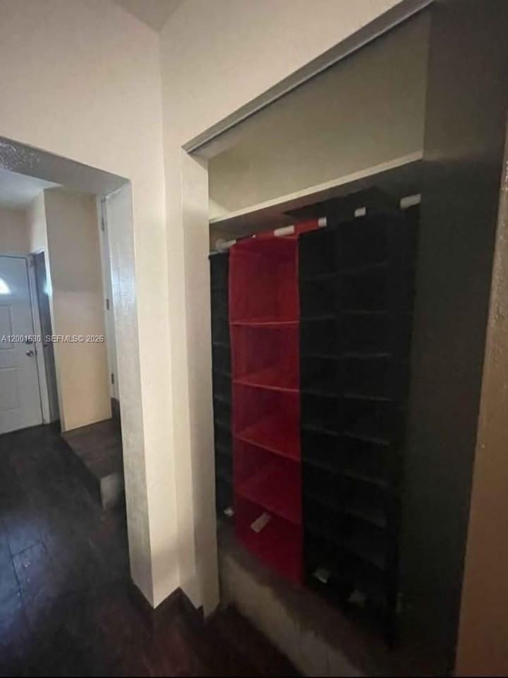 315 Nw 59th St #1 - Photo 5 of 5