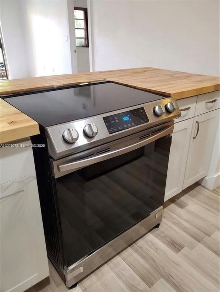 3181 Sw 13th St #108 - Photo 4 of 10