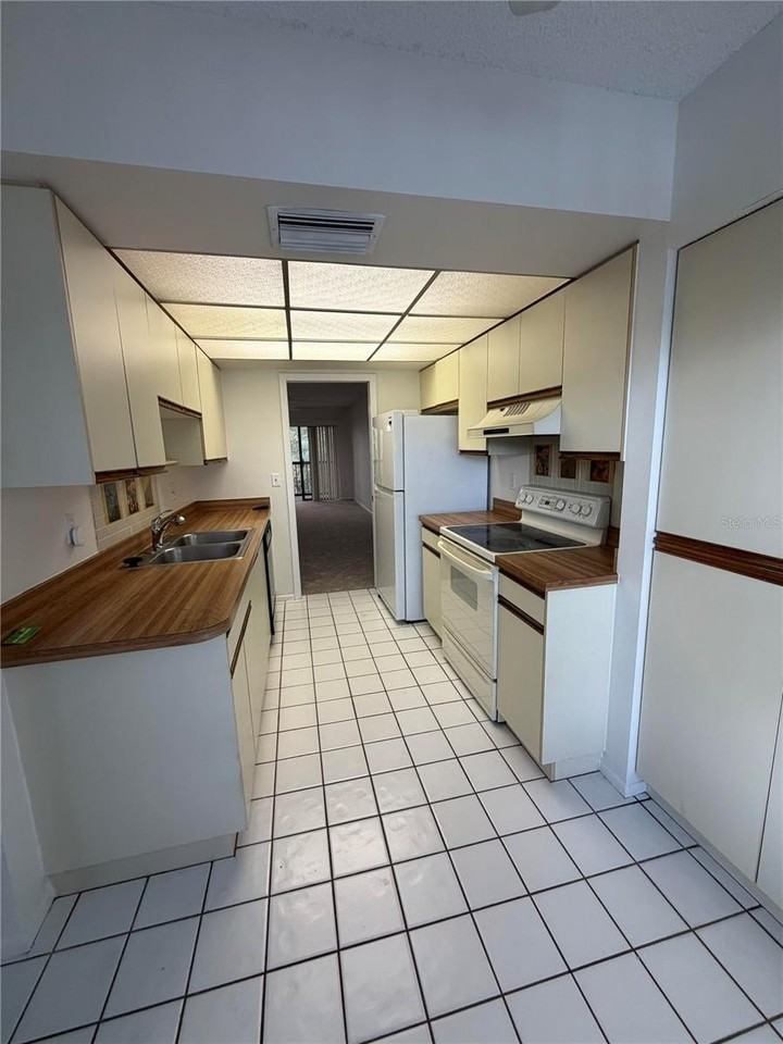 515 30th Ave W #405H - Photo 3 of 20