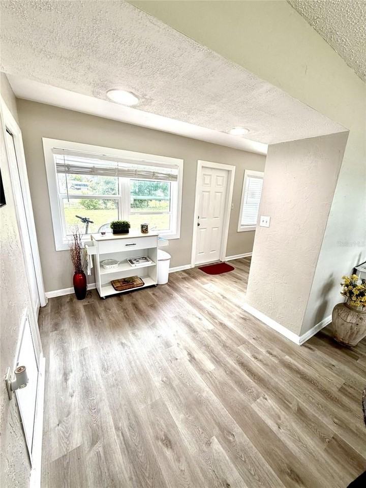 240 Dalton Blvd - Photo 5 of 21