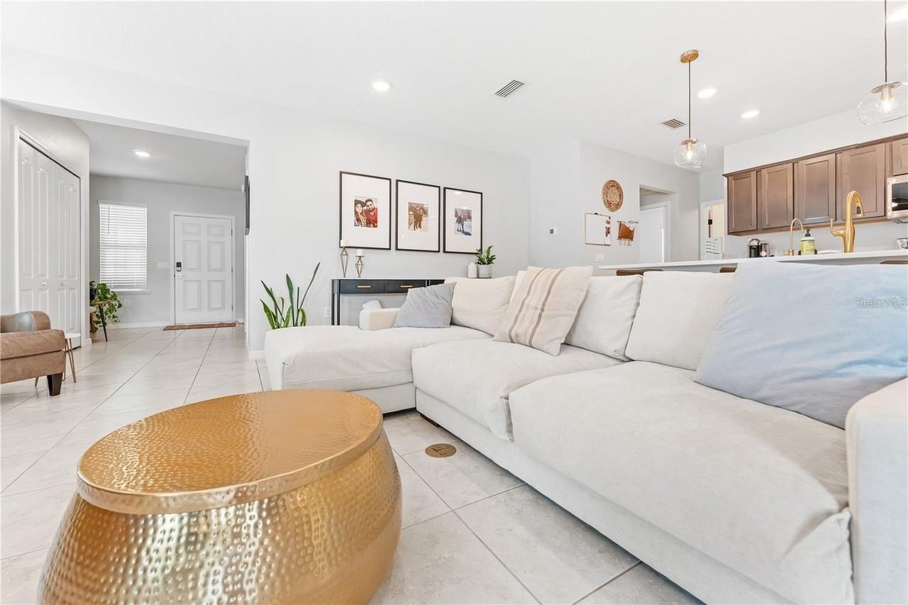 893 Nw 252nd Dr - Photo 3 of 25