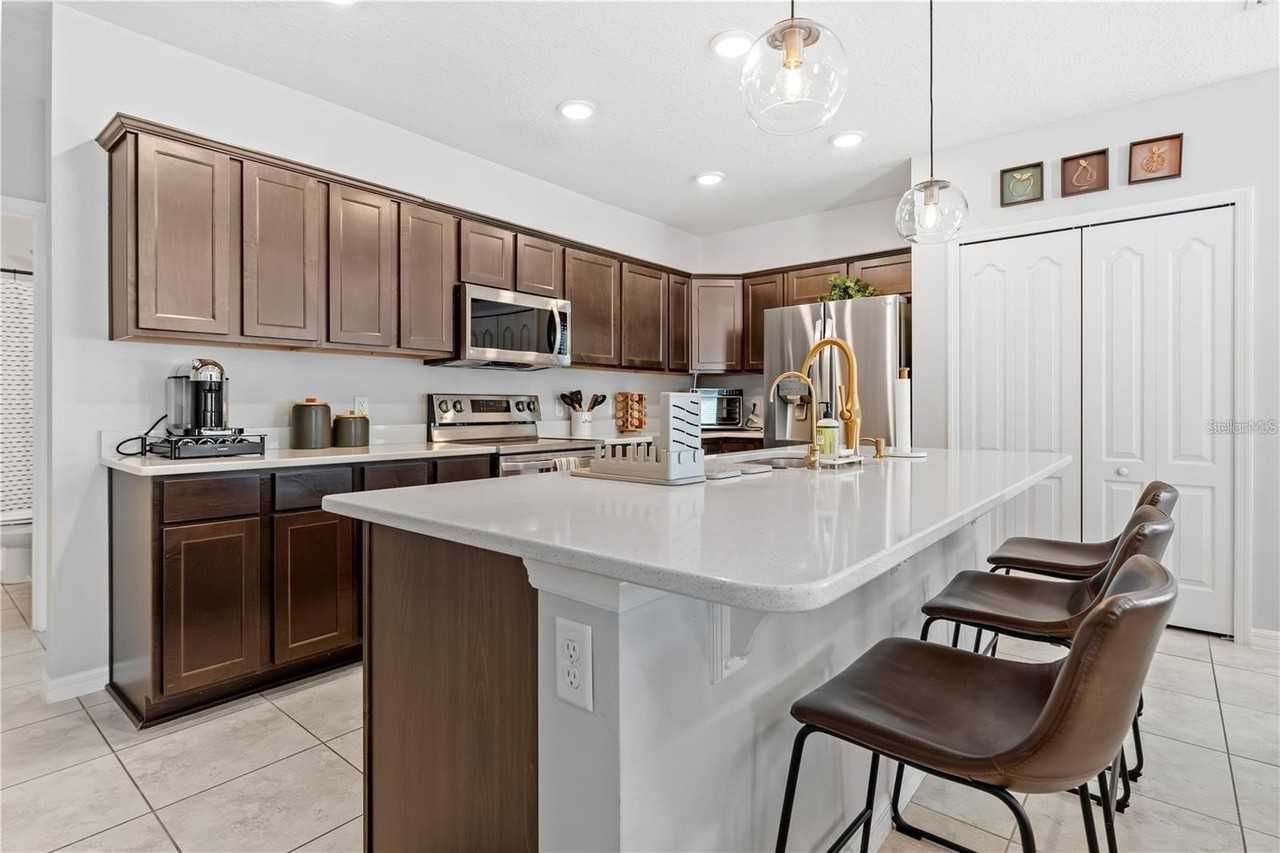 893 Nw 252nd Dr - Photo 6 of 25