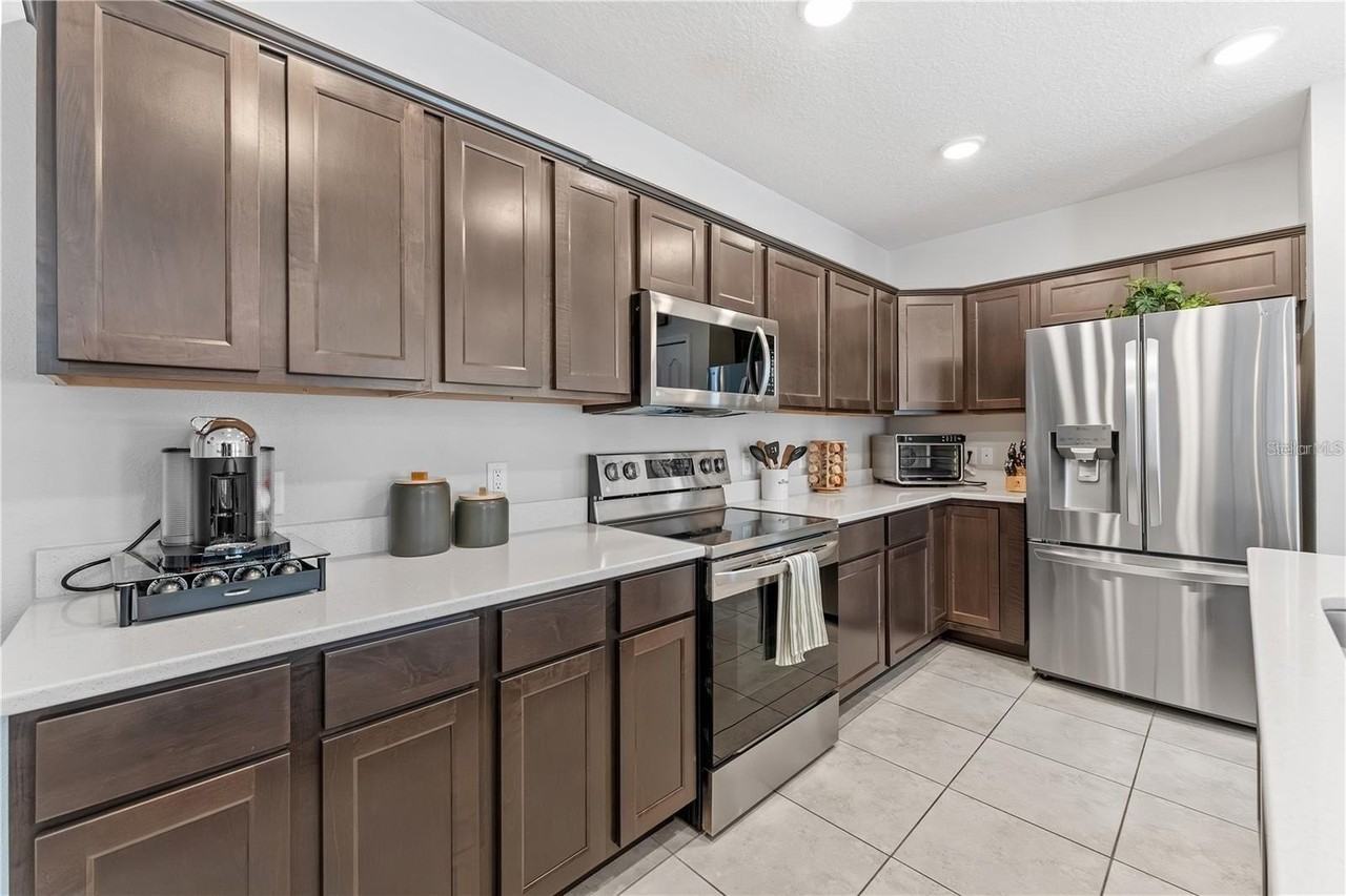 893 Nw 252nd Dr - Photo 7 of 25