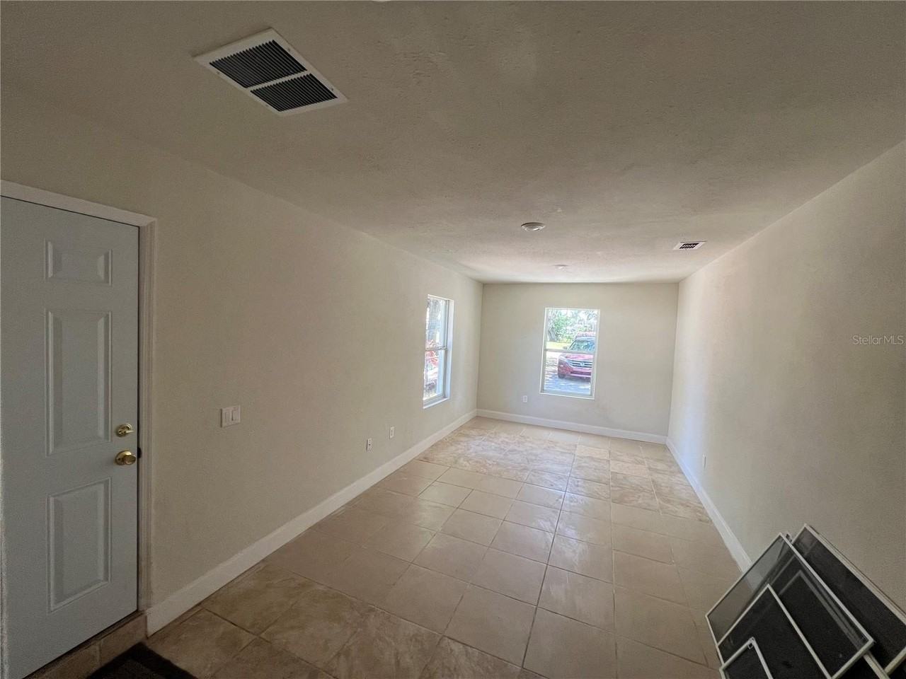 213 Herbert St - Photo 2 of 9