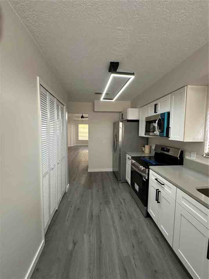 7311 Seena Ct - Photo 6 of 31