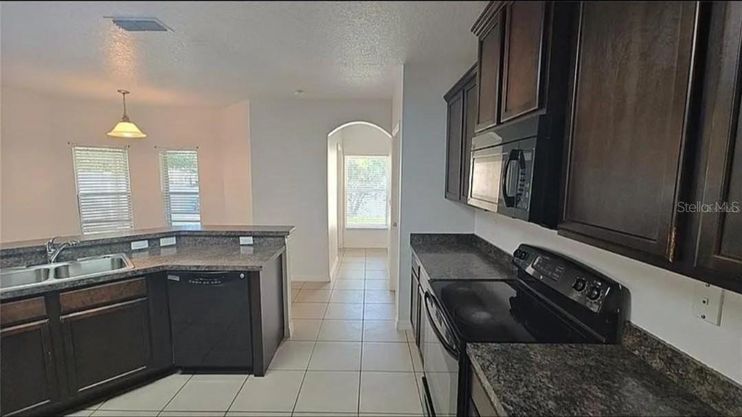 460 Nadeau Way - Photo 3 of 14