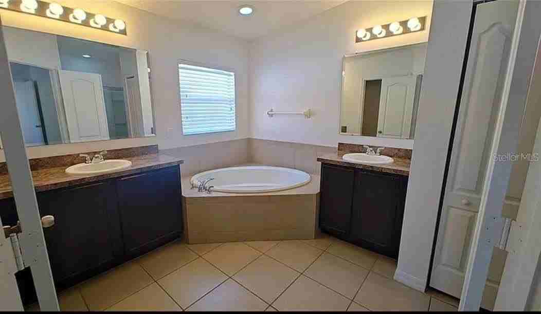 460 Nadeau Way - Photo 7 of 14