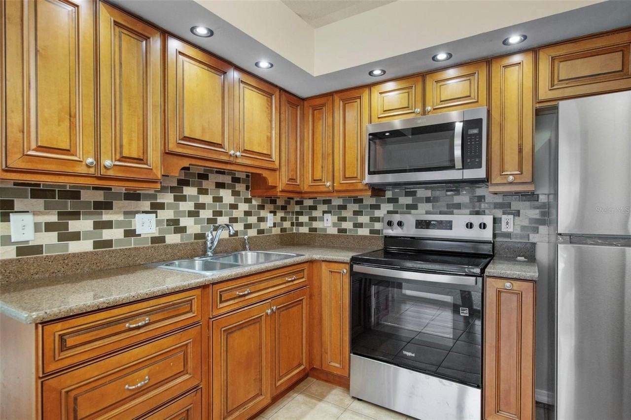 3131 Colorado Ave - Photo 7 of 18