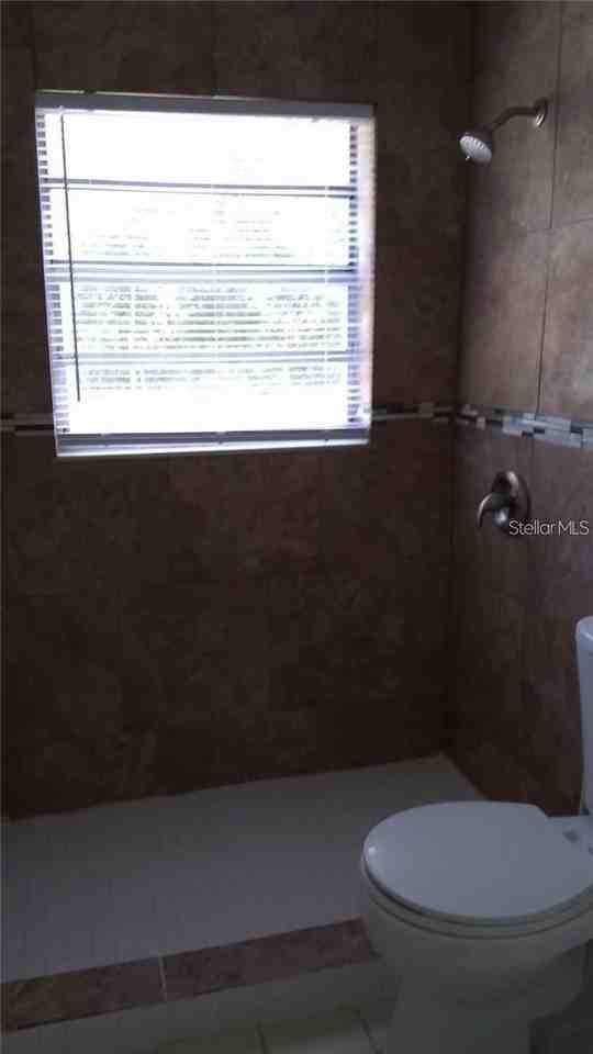 5036 College Dr - Photo 4 of 10