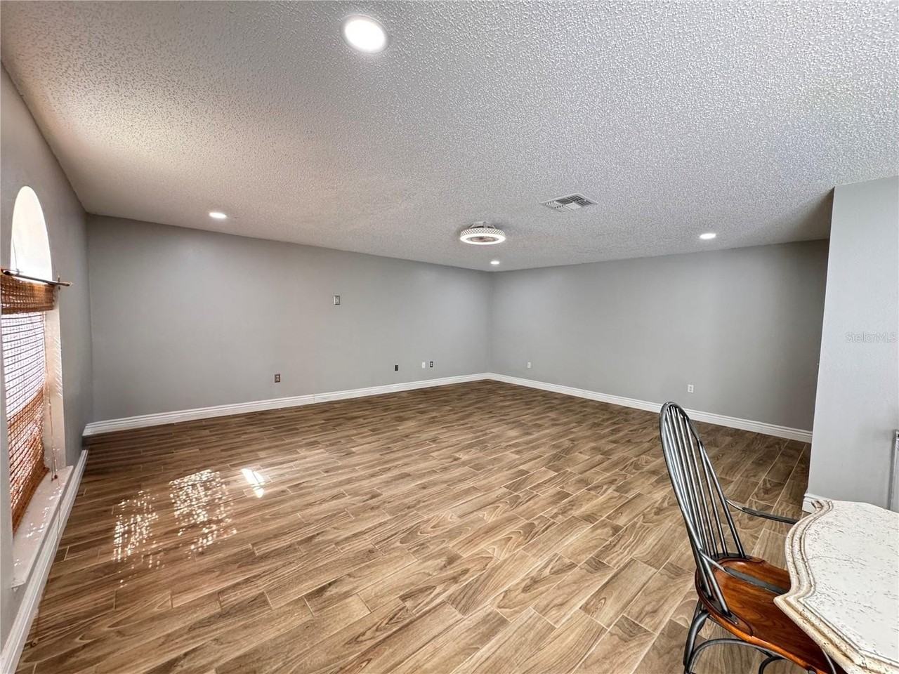 2050 Corner Glen Dr - Photo 6 of 34