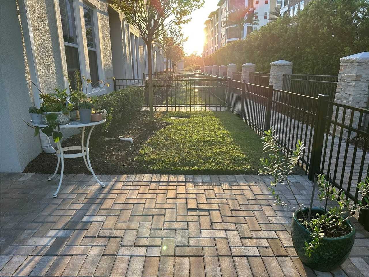 900 Wild Date Ln - Photo 5 of 26