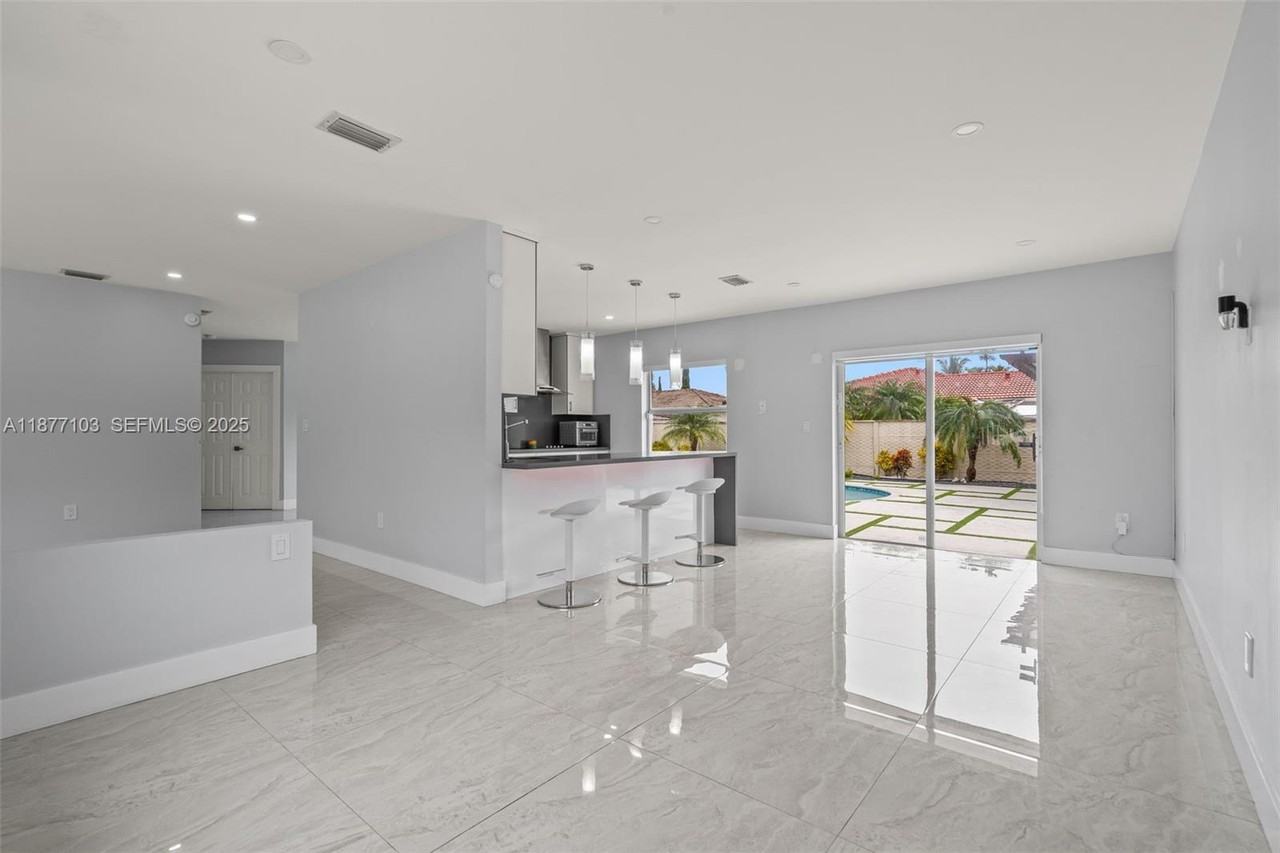 11380 Southwest 180th Street - Photo 2 of 33