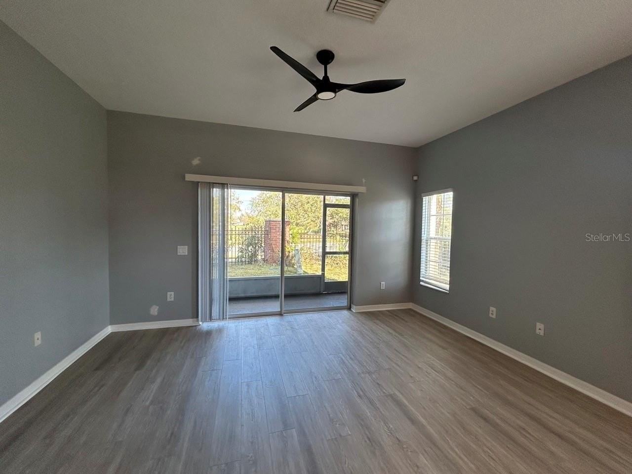 12978 Kings Crossing Dr - Photo 2 of 33