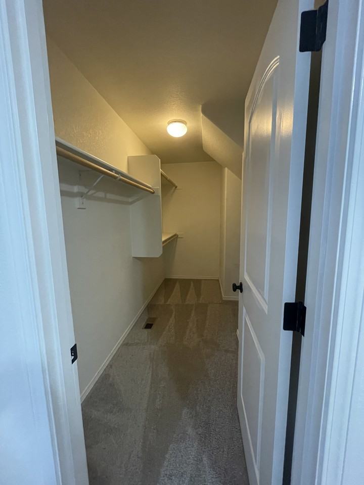 13556 Se Steele St #1 - Photo 5 of 11