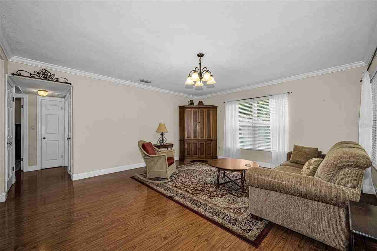 253 Park Cir S - Photo 6 of 50