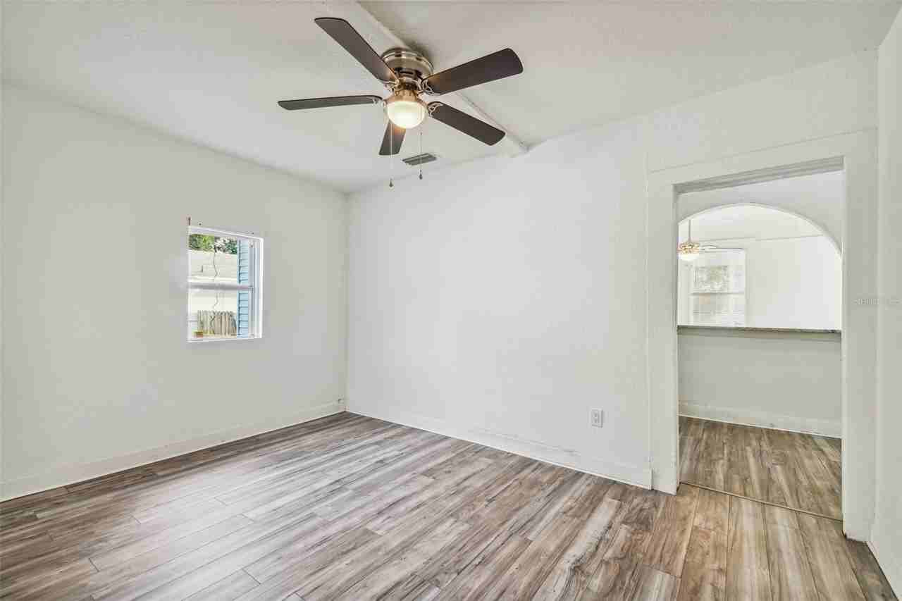 1913 W Lemon St - Photo 4 of 50
