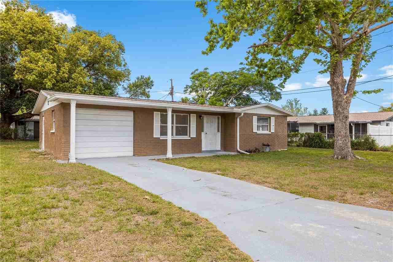 10803 Hyssop St - Photo 4 of 43