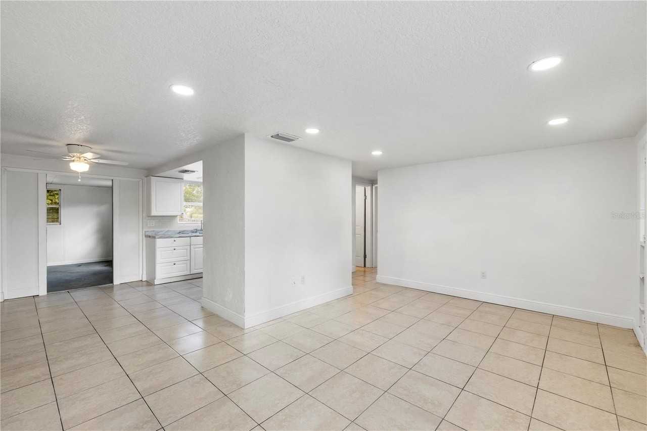 10803 Hyssop St - Photo 5 of 43