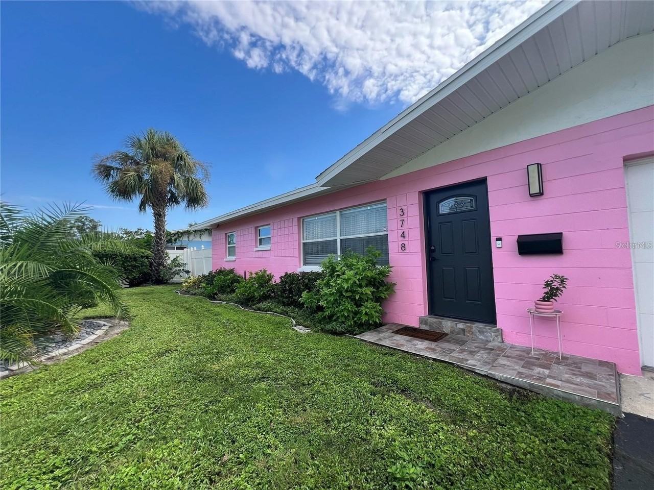 3748 Manatee Dr Se - Photo 2 of 23