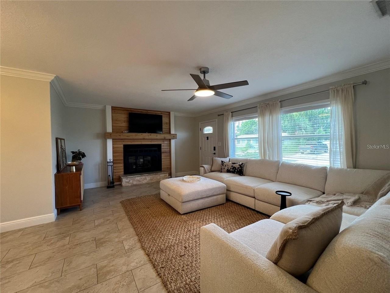 3748 Manatee Dr Se - Photo 4 of 23