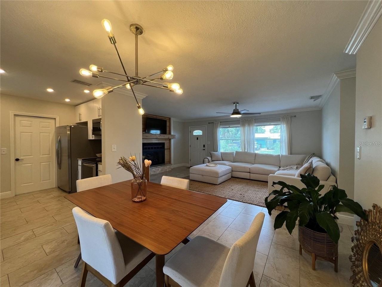 3748 Manatee Dr Se - Photo 6 of 23