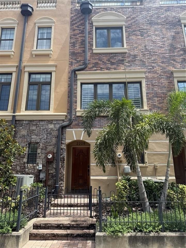 2208 Soho Bay Ct - Photo 2 of 35