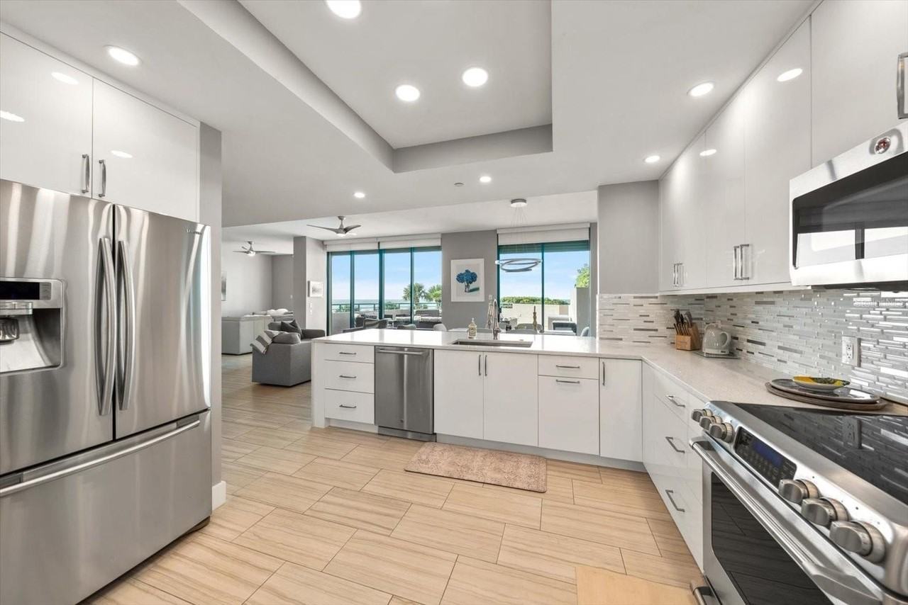 1560 Gulf Blvd #304 - Photo 7 of 48