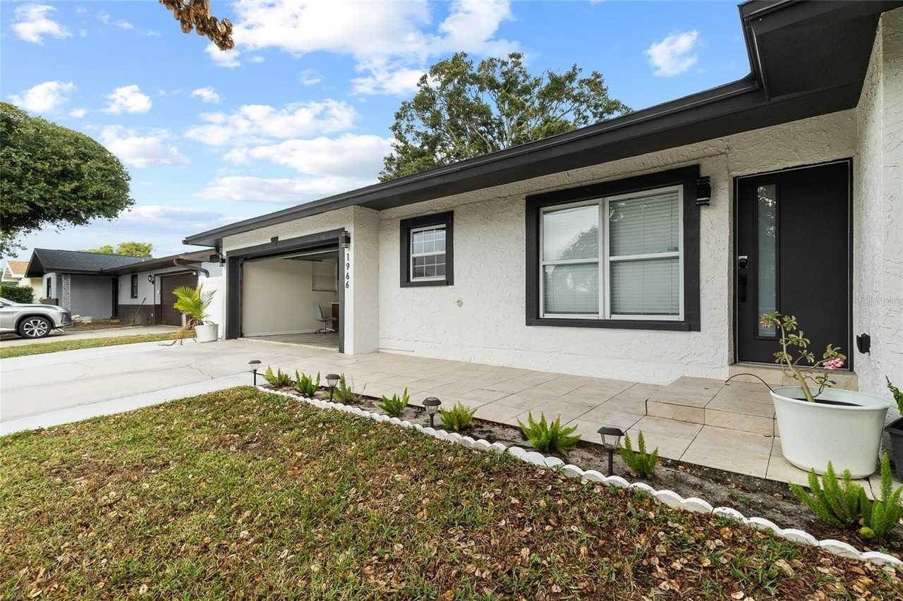 1966 Sandra Dr - Photo 3 of 46