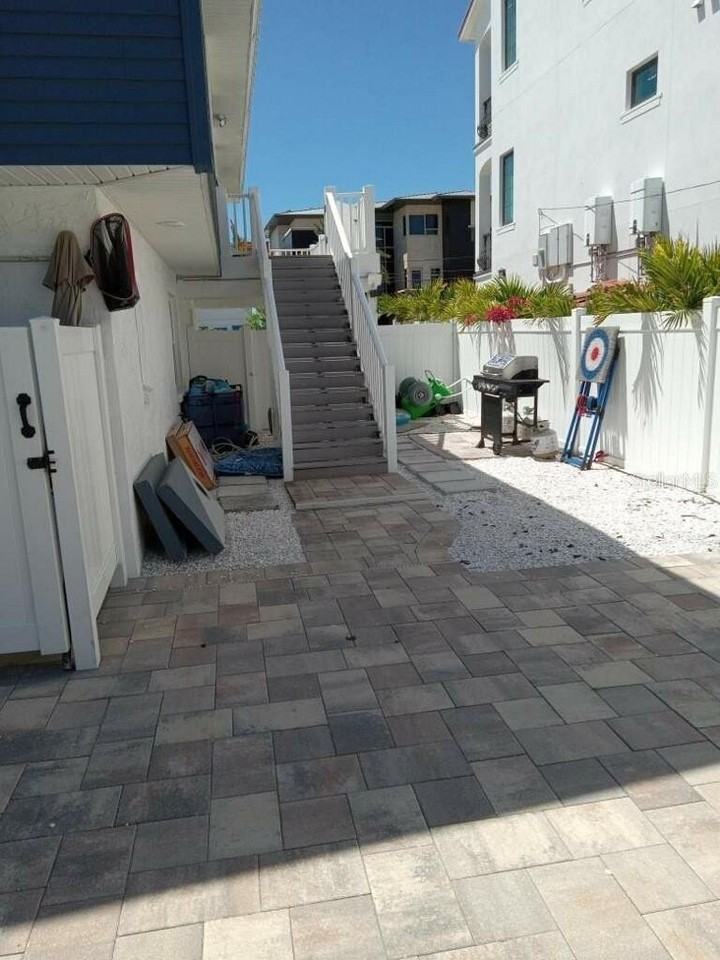 745 Eldorado Ave - Photo 3 of 17