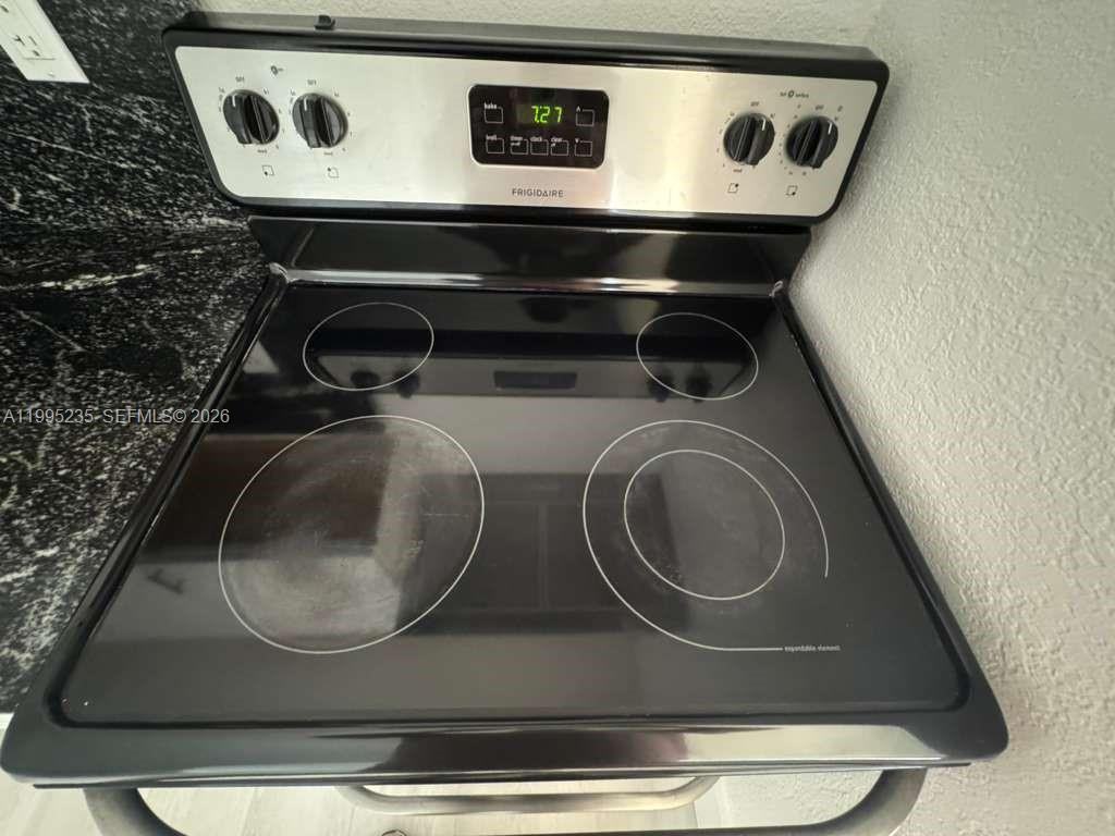 230 E 56th St - Photo 4 of 8