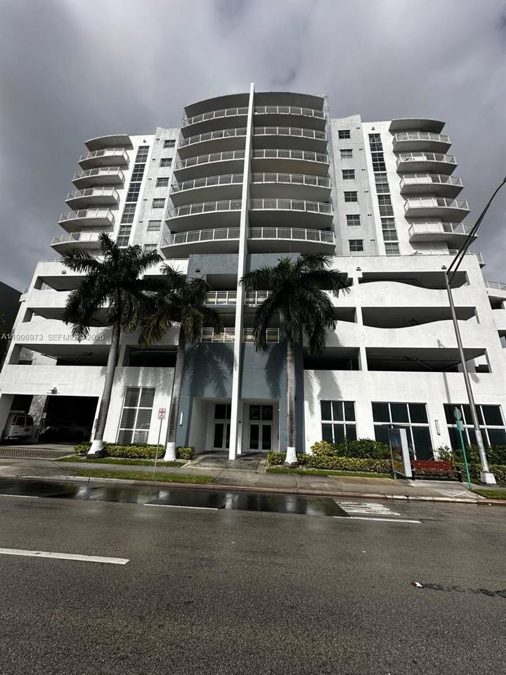 2600 Sw 27th Ave - Photo 2 of 8