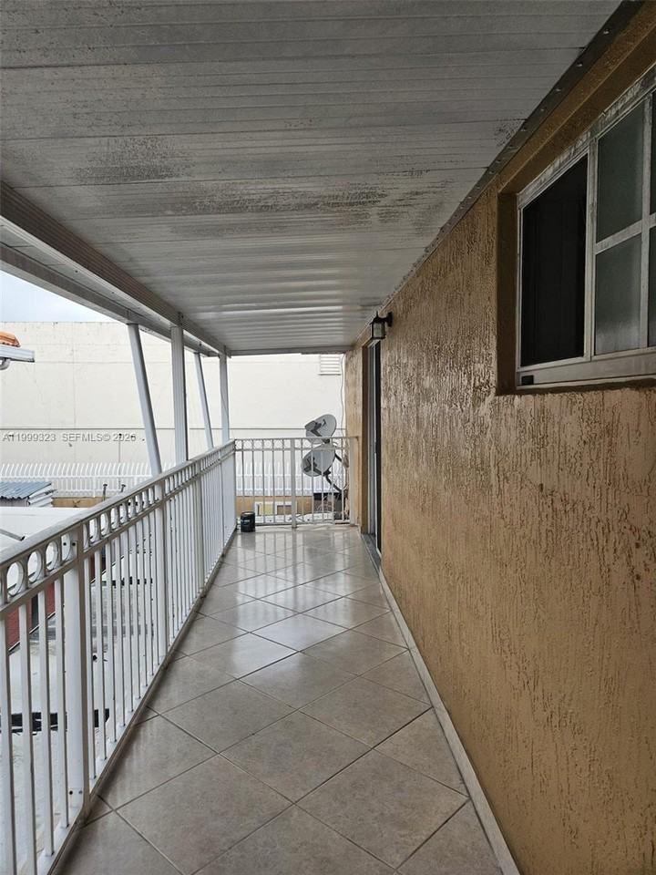 2527 W 76th St - Photo 3 of 8