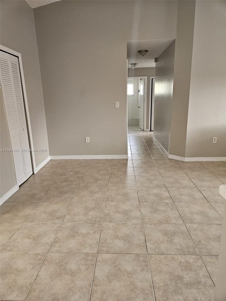 2527 W 76th St - Photo 7 of 8