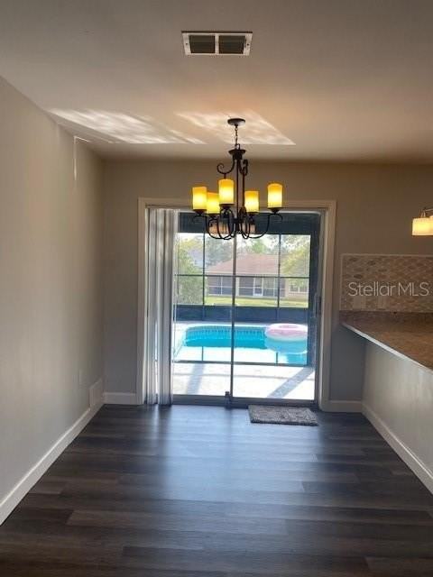 5067 Courtland Rd - Photo 3 of 44