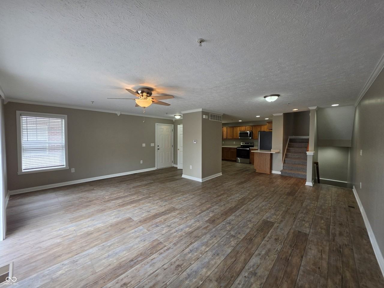 1480 Royal View Ln - Photo 2 of 19