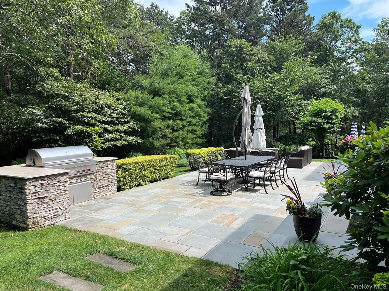 3 Cherry Blossom Ln - Photo 4 of 32