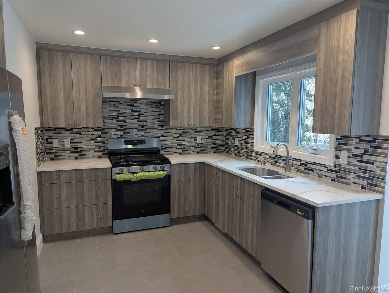 62 Forest Row - Photo 5 of 24