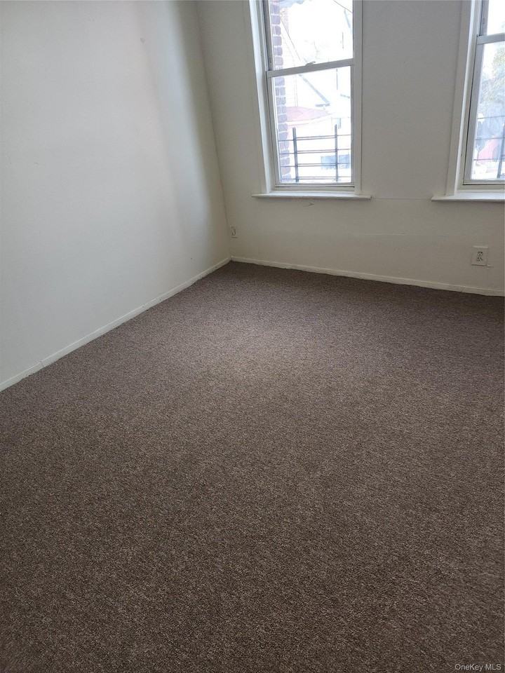 20511 Hollis Ave #2ndFL - Photo 6 of 8