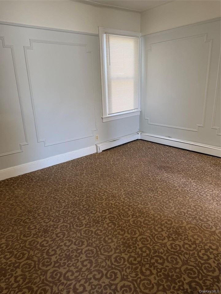 322 Jericho Tpke - Photo 3 of 9