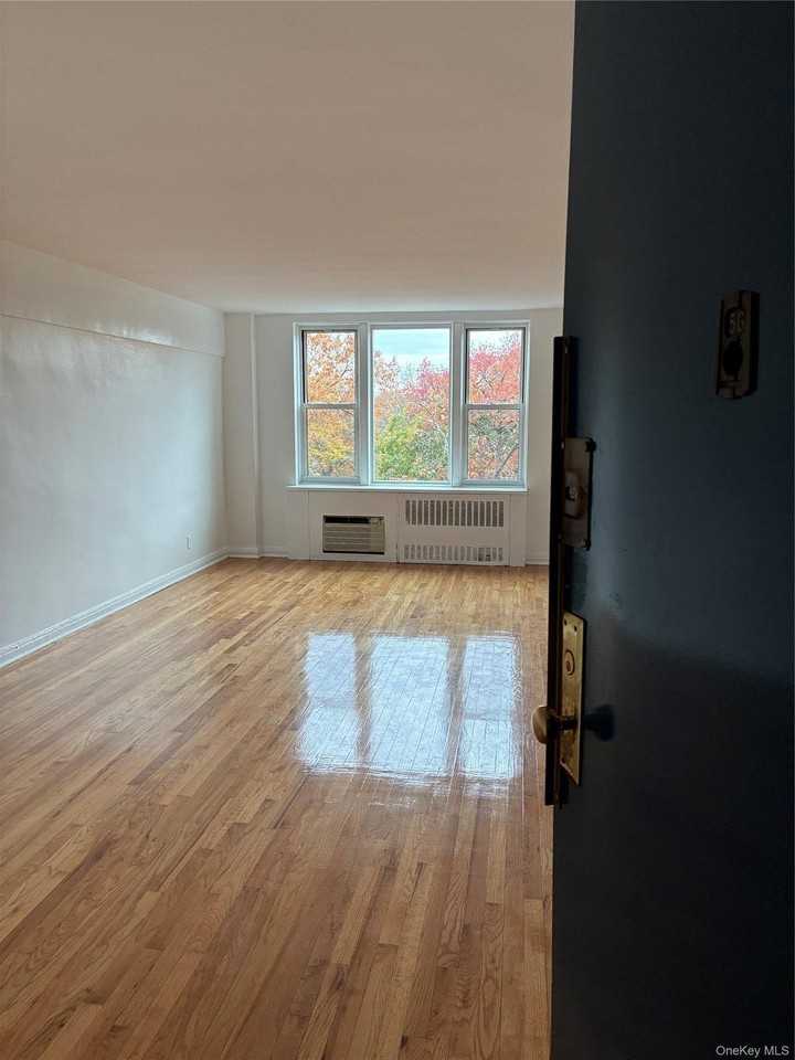 610 Waring Ave #5G - Photo 4 of 17