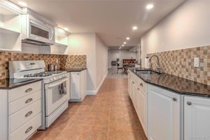 featured image of 17 Cobbler Ln