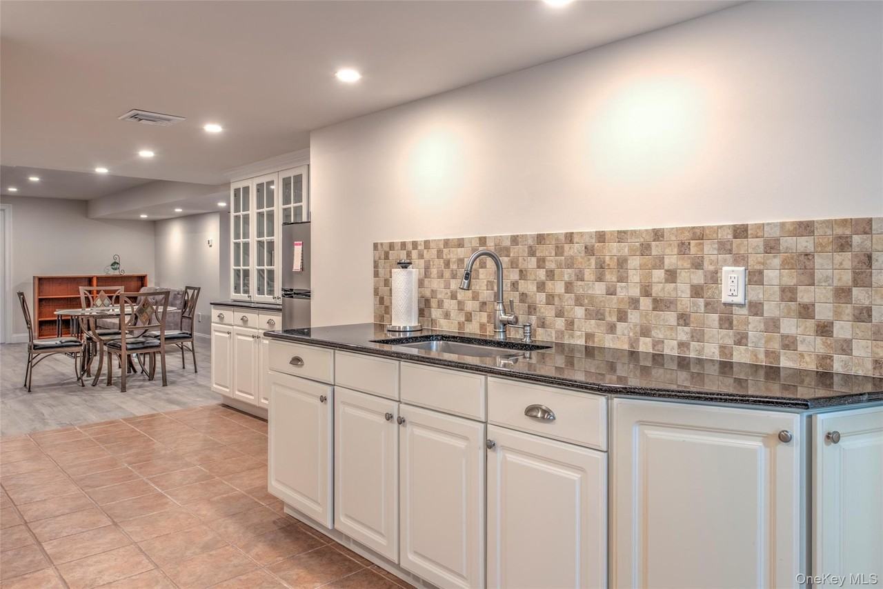 17 Cobbler Ln - Photo 3 of 16