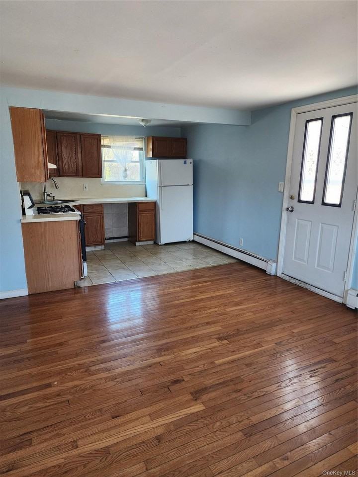 441 Morris Dr - Photo 3 of 15