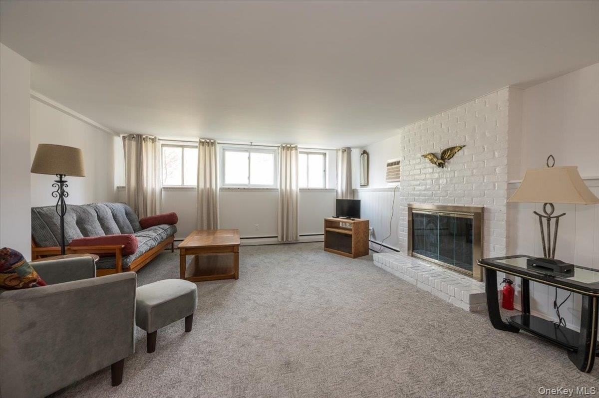 67 Cliftwood Dr - Photo 2 of 8