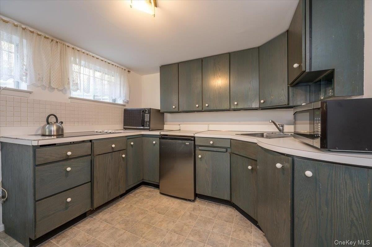 67 Cliftwood Dr - Photo 4 of 8